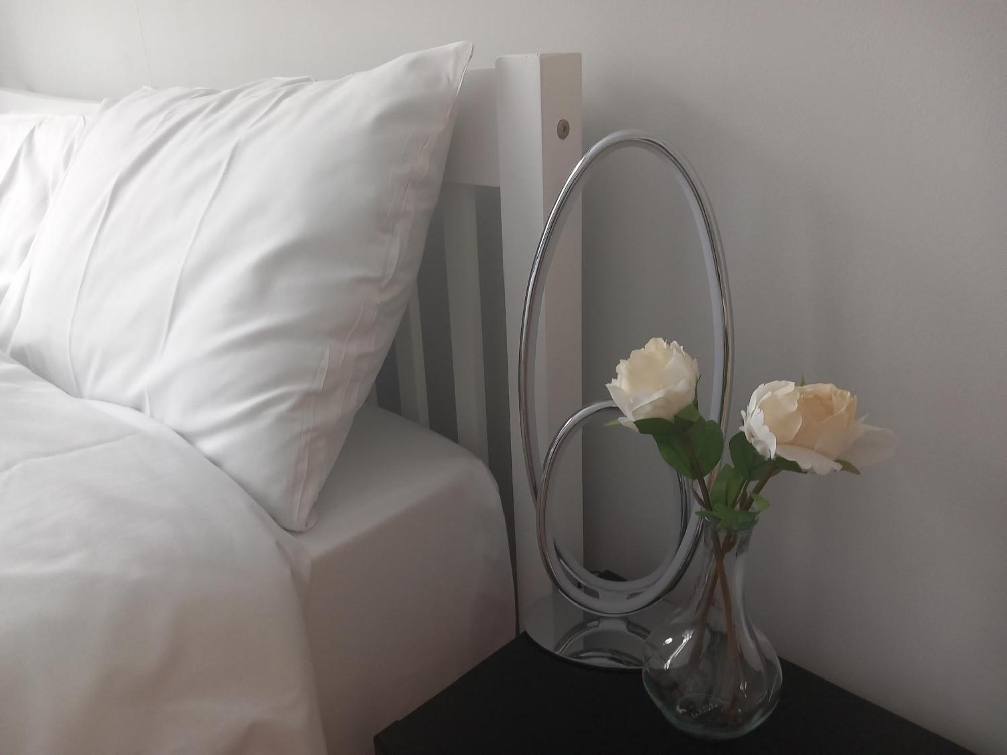 Surbiton Home With Free Parkings, Surbiton, Kingston Upon Thames, Surrey, Greater London Uk Esterno foto