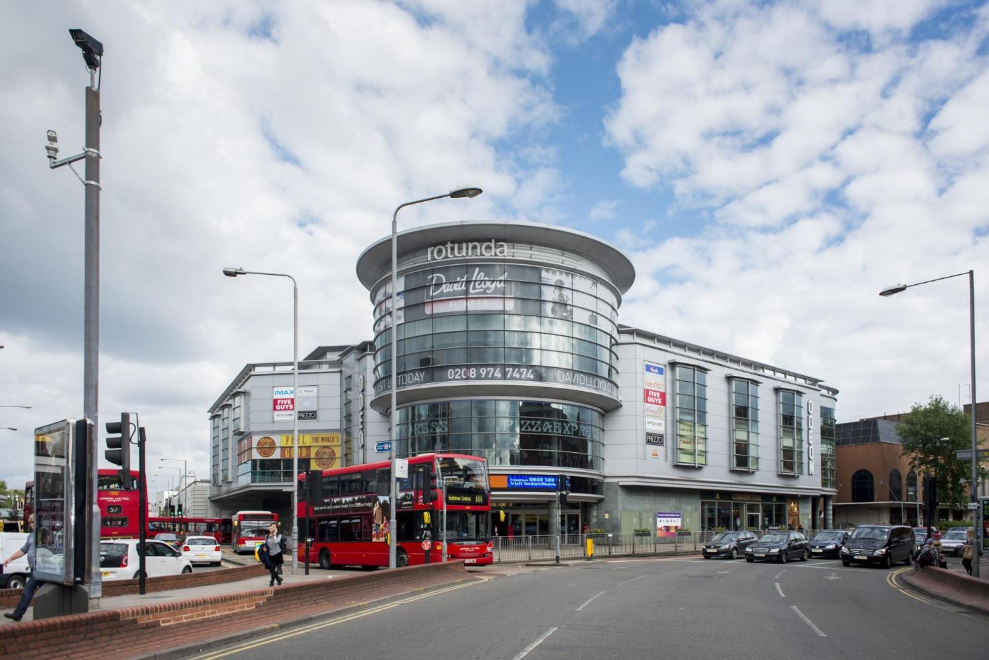 Surbiton Home With Free Parkings, Surbiton, Kingston Upon Thames, Surrey, Greater London Uk Esterno foto