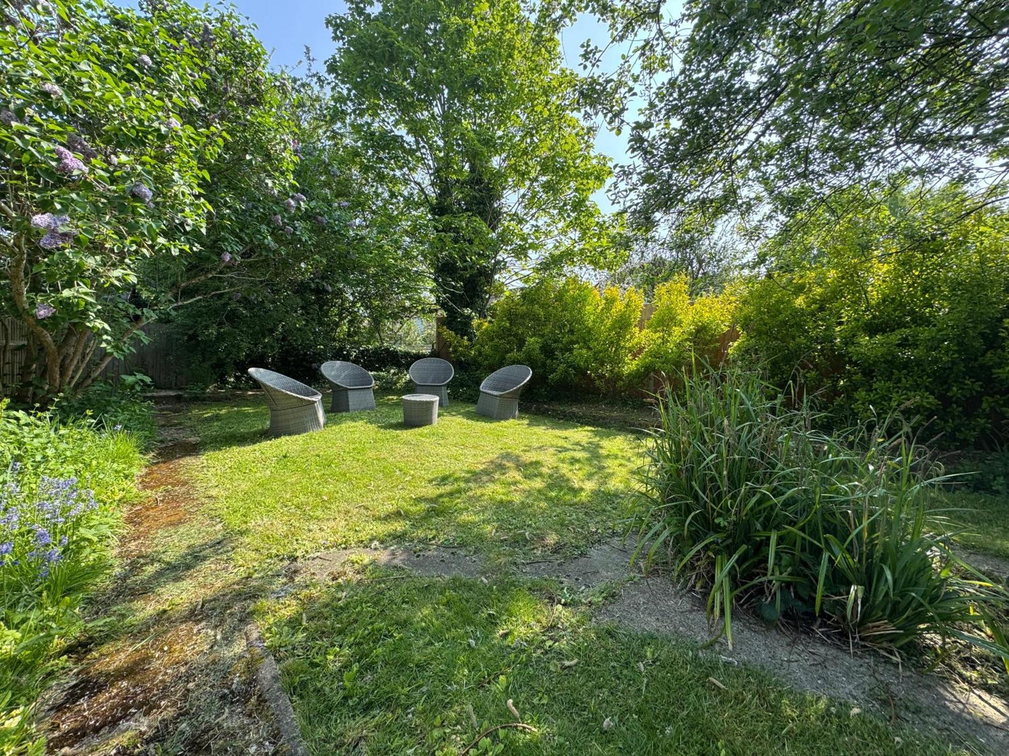 Surbiton Home With Free Parkings, Surbiton, Kingston Upon Thames, Surrey, Greater London Uk Esterno foto